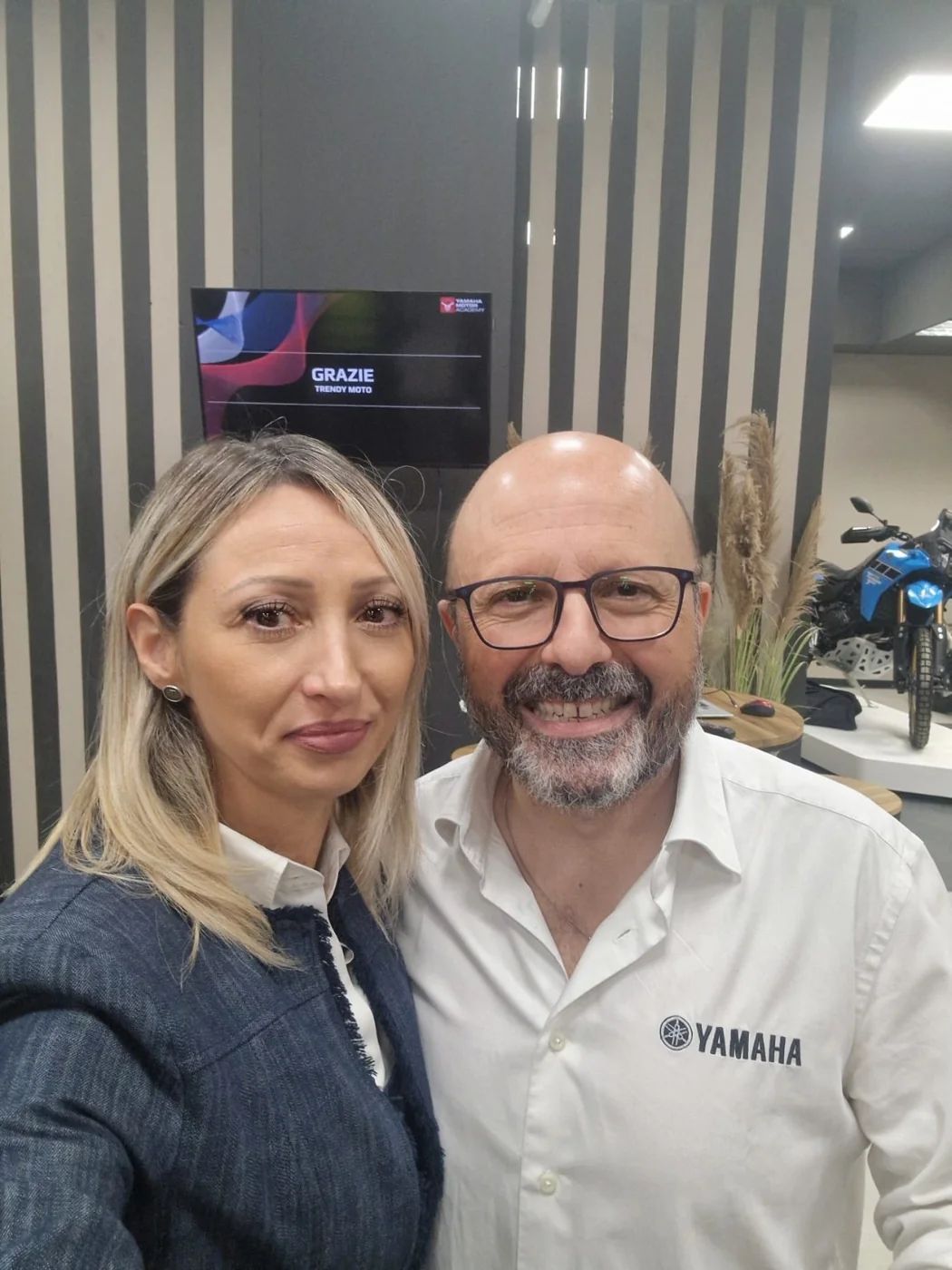 Raffaella Bilotta con un rappresentante Yamaha al termine dell’evento